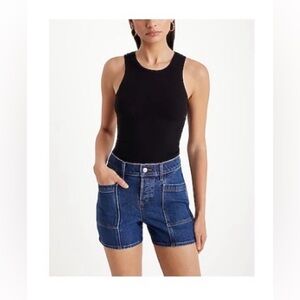 Express Mid-Rise Patch Pocket Midi Jean Shorts in Medium Wash Size 2 NWT
